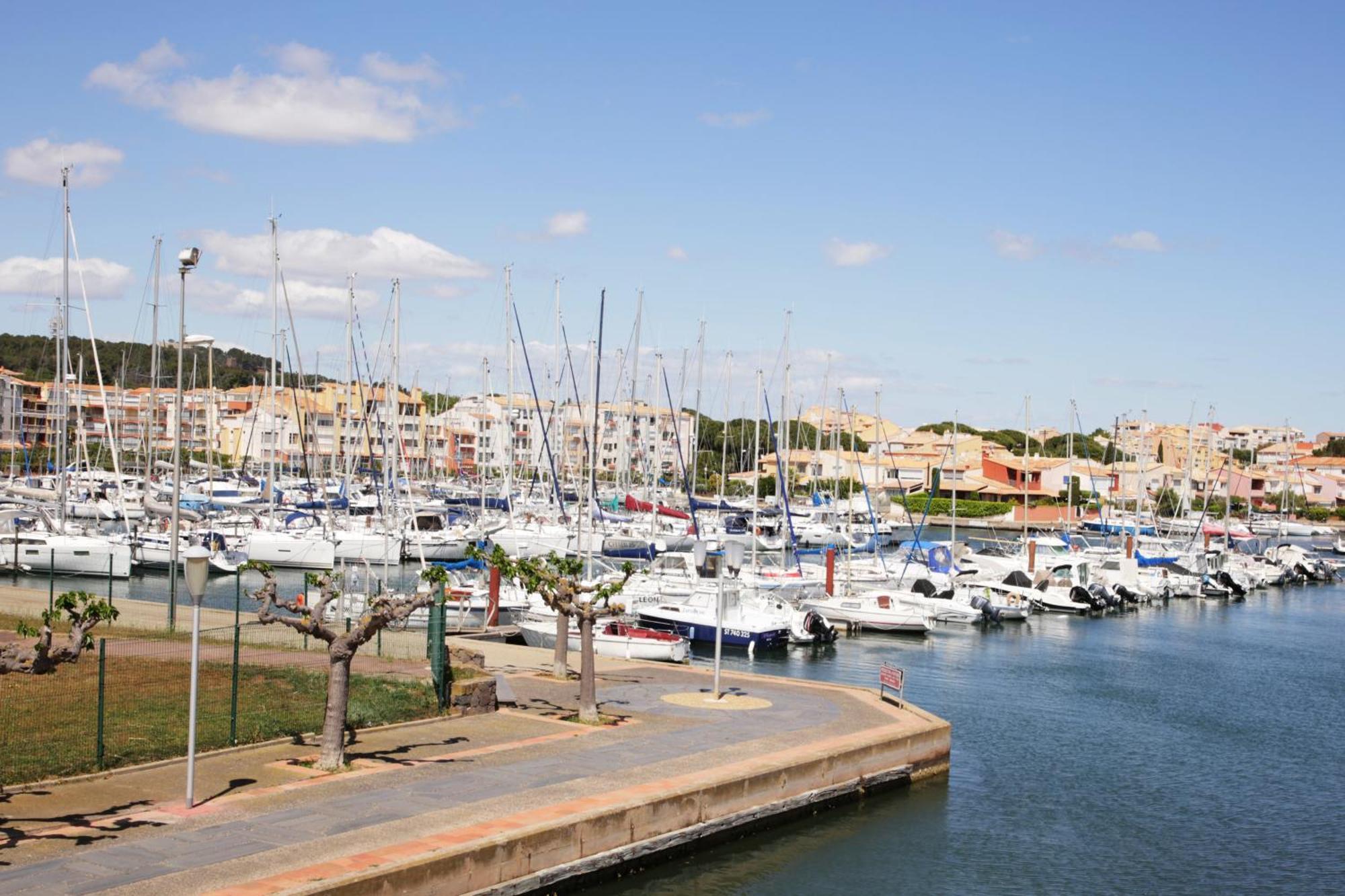 Апартаменты Centre Port,Vue Panoramique,Clim,Balcon,Wifi Агд Экстерьер фото